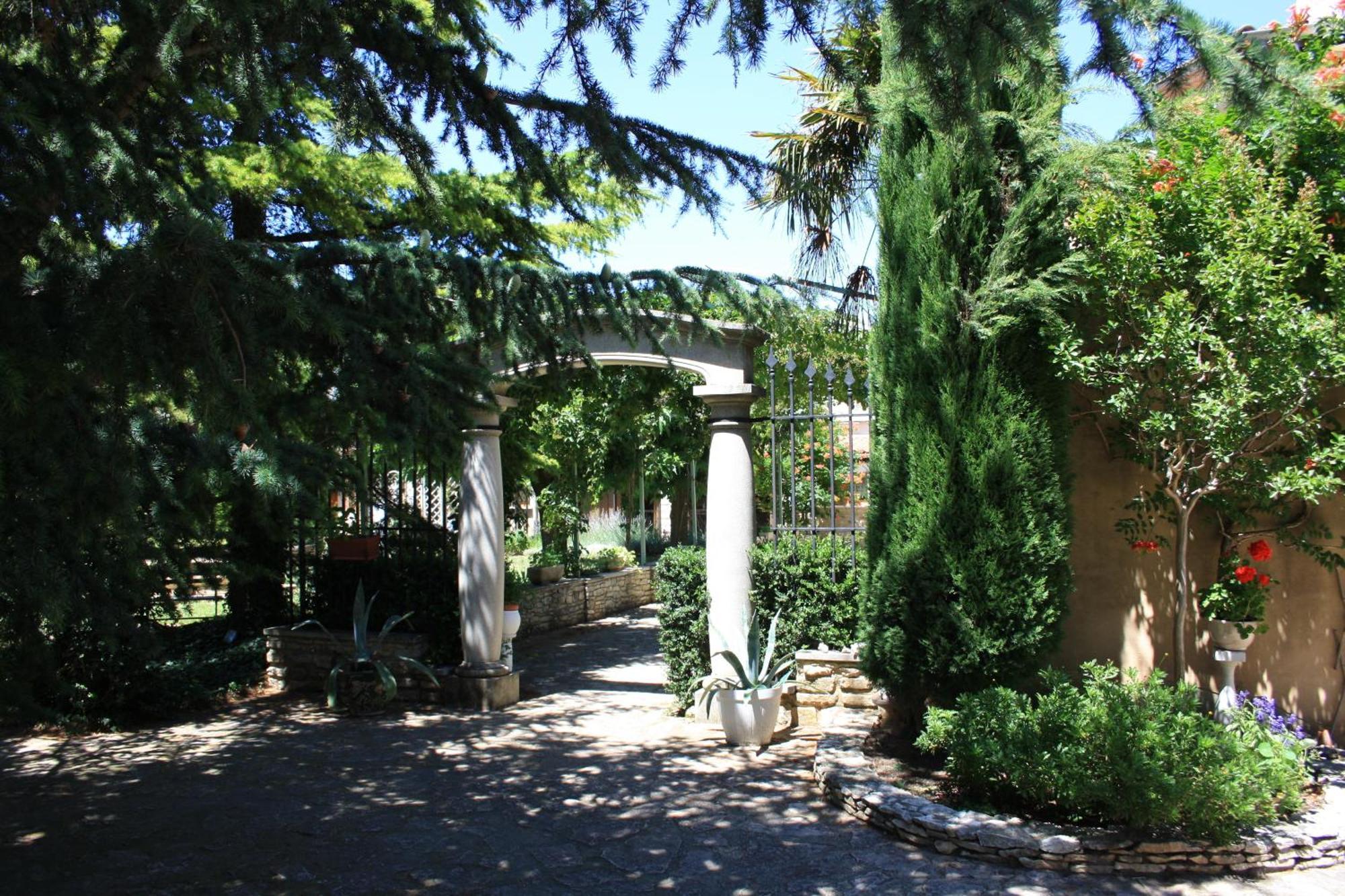 Villa Thebaide Chambres D'Hotes Laudun Eksteriør billede