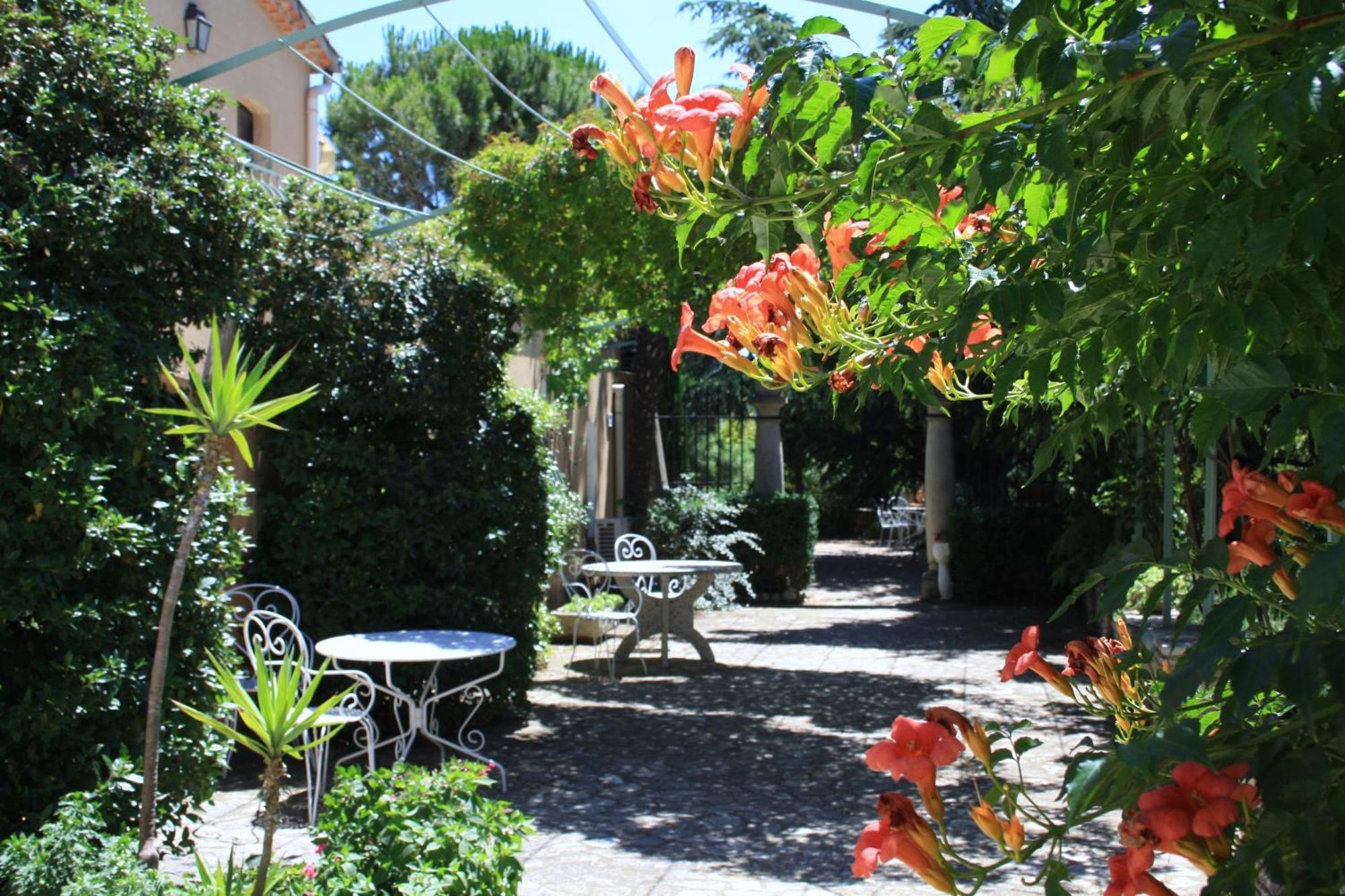 Villa Thebaide Chambres D'Hotes Laudun Eksteriør billede